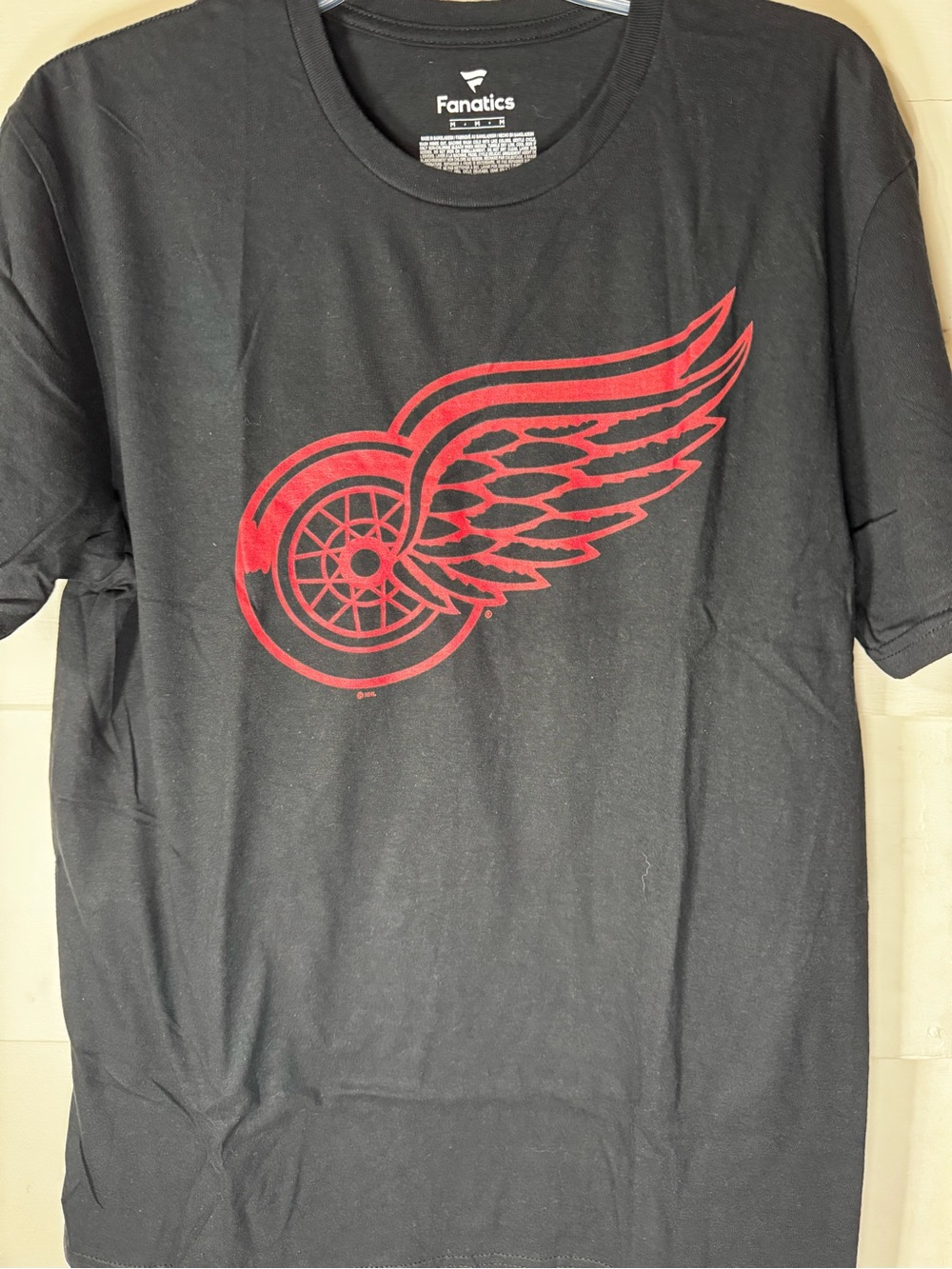 Fanatics Detroit Red Wings Men's Black T-Shirt with Red Wing Logo